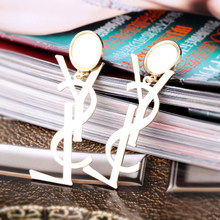 韩国韩版饰品引领时尚潮流，个性耳饰与美发饰品直销指南